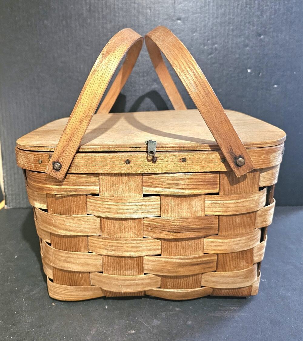 Vintage Basketville Putney Vermont Woven Picnic Basket w/ Handles 13x13x9